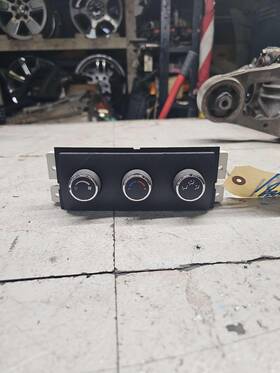 1573427 Chevrolet 2009-2017 Chevy Traverse Heater Temperature Climate Control Without Radio 1573427 Chevrolet 2009-2017 Chevy Traverse Heater Temperature Climate Control Without Radio