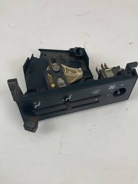 Chevrolet 16054617-1 1988-1994 Chevy Silverado 1500 Gmt400 Hvac Climate Control Oem #4444m