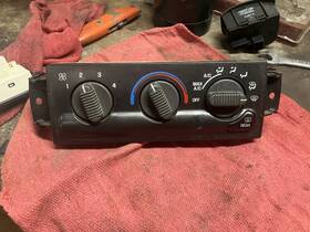16233942 Chevrolet 98-02 Chevy S10 Ac Heater Climate Control With Rear Defrost
