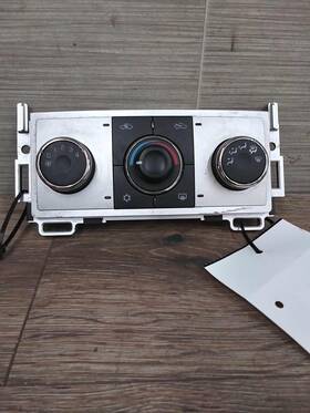 19370223 Chevrolet 08-12 Chevy Malibu Heater A/c Control Manual Temperature Opt C60