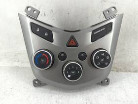 Chevrolet 42354614 2018 Sonic Ac Heater Climate Control 10135279 E8rz0