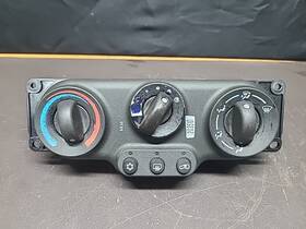 4eae22hz01 Chevrolet Ac Temperature Heater Climate Control For 2005 Equinox