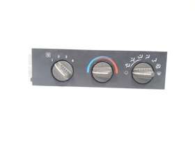 655.gm9507 Chevrolet Temperature Ac Control Oem 2007 C4500