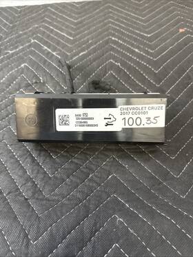 84009753 Chevrolet 2016-2019 Volt Temperature Climate Control Module Oem
