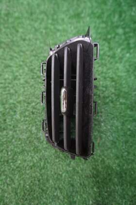 94777177 Chevrolet 2015 2016 2017 18 19 20 21 22 Colorado Right Ac Vent Oem