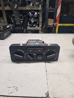 655-50198 Chevrolet Geo 2001-2002 Chevy Prizm Heater A/c Temperature Climate Control With Rear Defrost