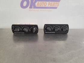 655.gm8j02 Chevrolet Truck 02 2002 Chevy Suburban 1500 Rear Temperature Hvac Climate Control Panel Set Pair