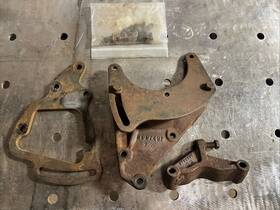 Gm 3995607 1972 Chevrolet Ac Compressor Bracket Set 3933432 3998946