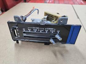 Gm Trucks 14014544 1978 - 1982 Chevy C10 C20 Blazer Jimmy Climate Control With Ac Oem