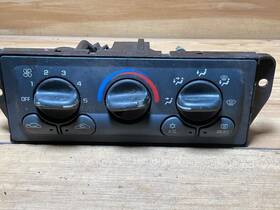 835415032a Markenlos 1990s Chevrolet Ac Heater Climate Control Unit P/n 22614a00